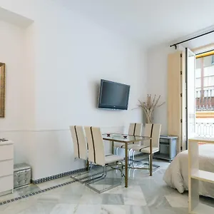 Apartment Holidays Isbilia Centro By Valcambre, Seville